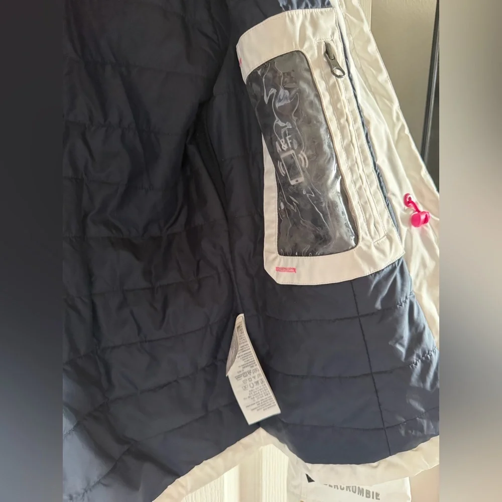 Abercrombie White Hooded Ski Jacket - Picture 6 of 11